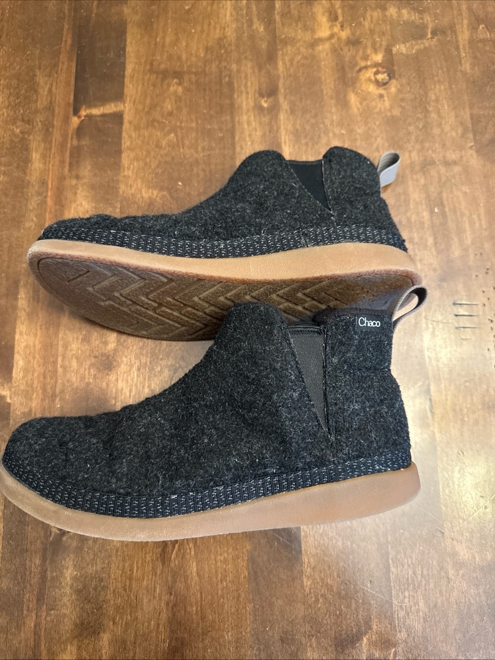 Chaco Revel Chelsea Boots Womens 6.5 Black Felted Luvseat Slip On Comfy Walk